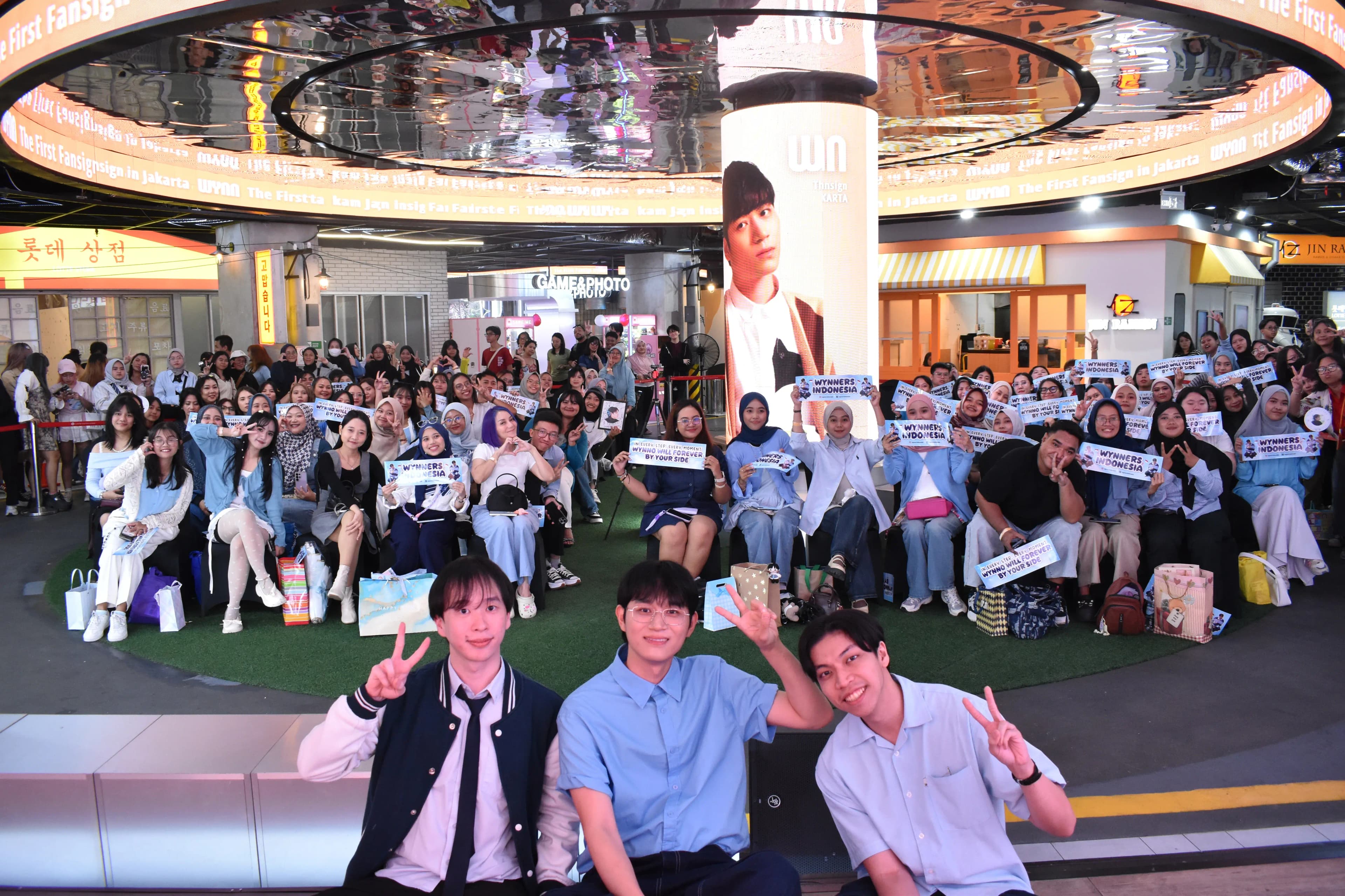 Wynn First Fansign in Collaboration with Esavya held by Kopi Chuseyo